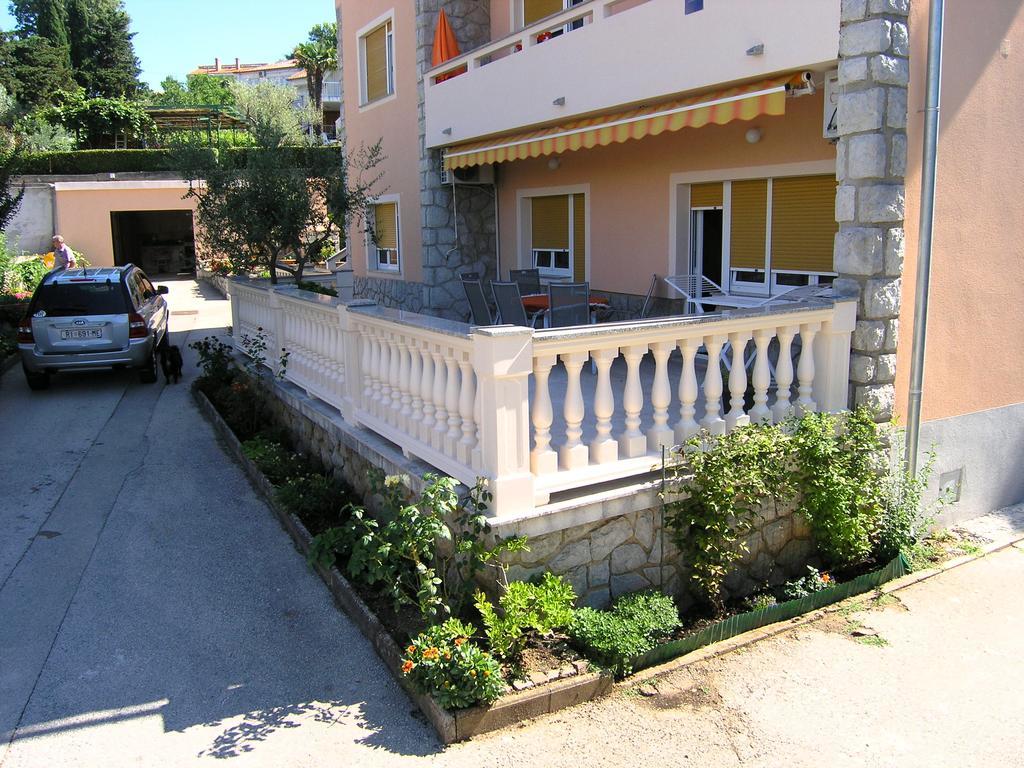 Apartment Julija Krk Town Buitenkant foto