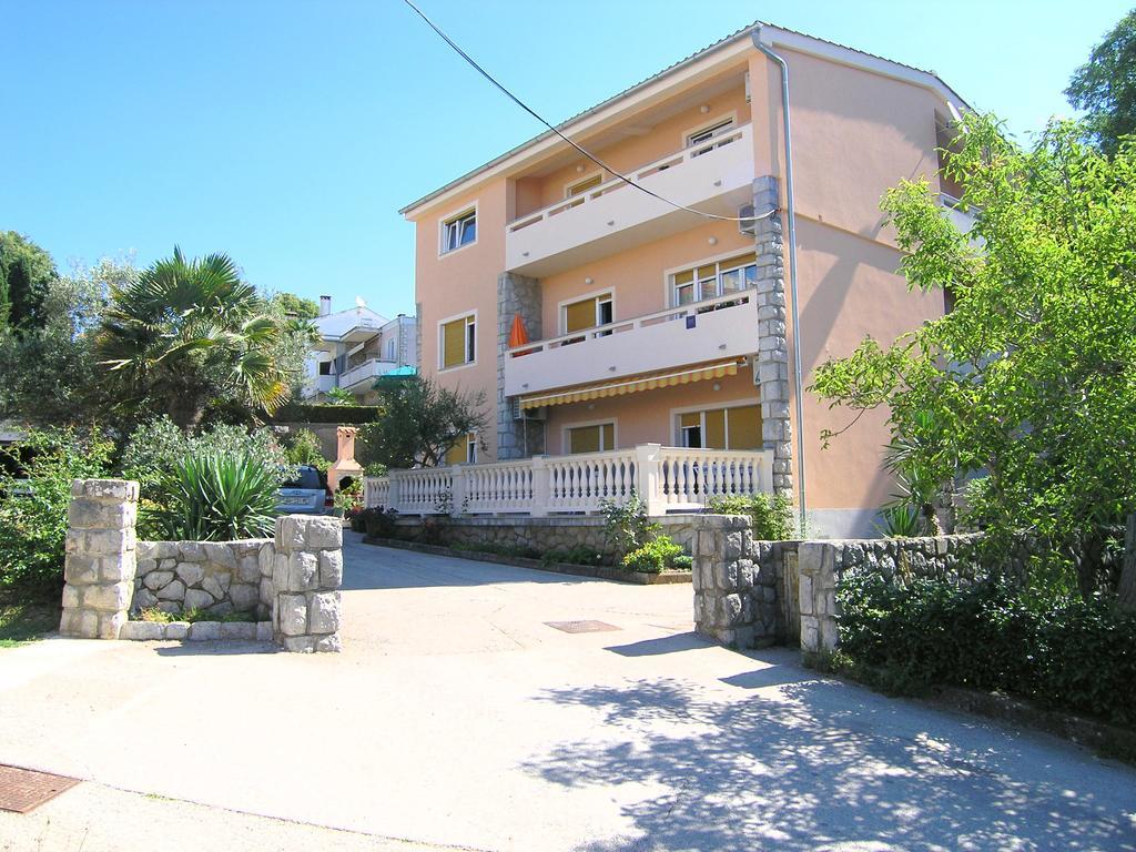 Apartment Julija Krk Town Buitenkant foto