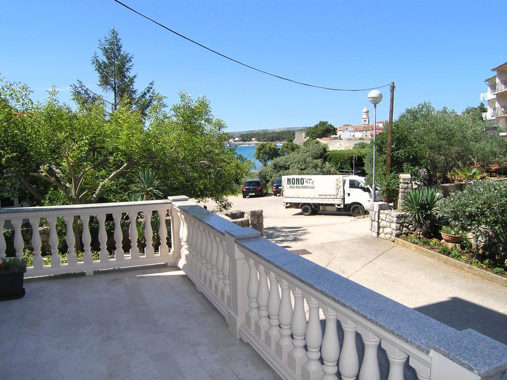 Apartment Julija Krk Town Buitenkant foto